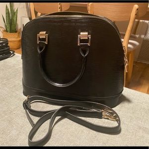 Epi Alma Look a Like in Black * Not Louis Vuitton*